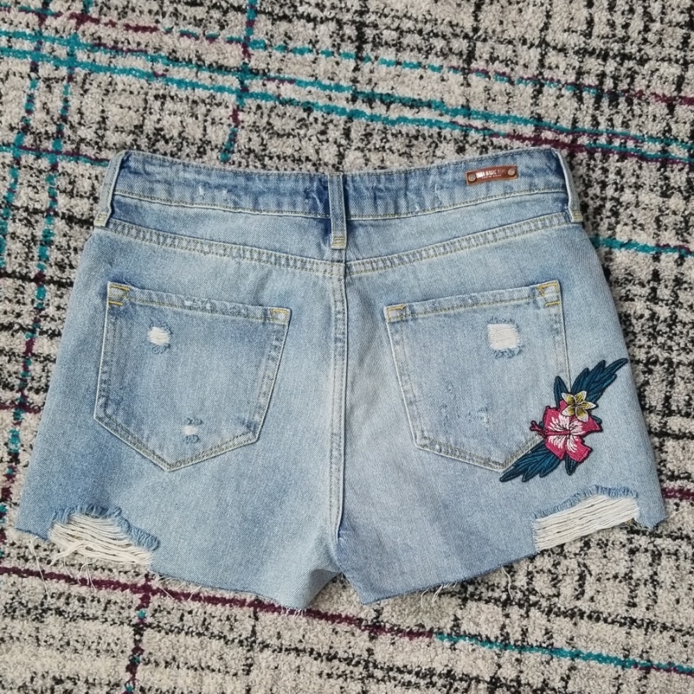 Zara ripped jean shorts - Picture 2 of 4